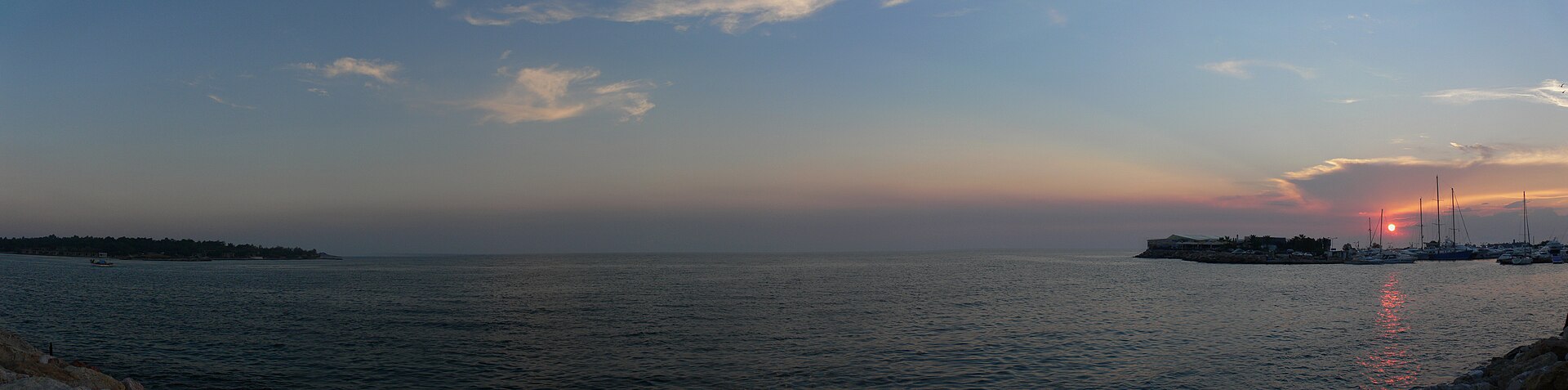 Athens coastline for comparing island and coastal itineraries